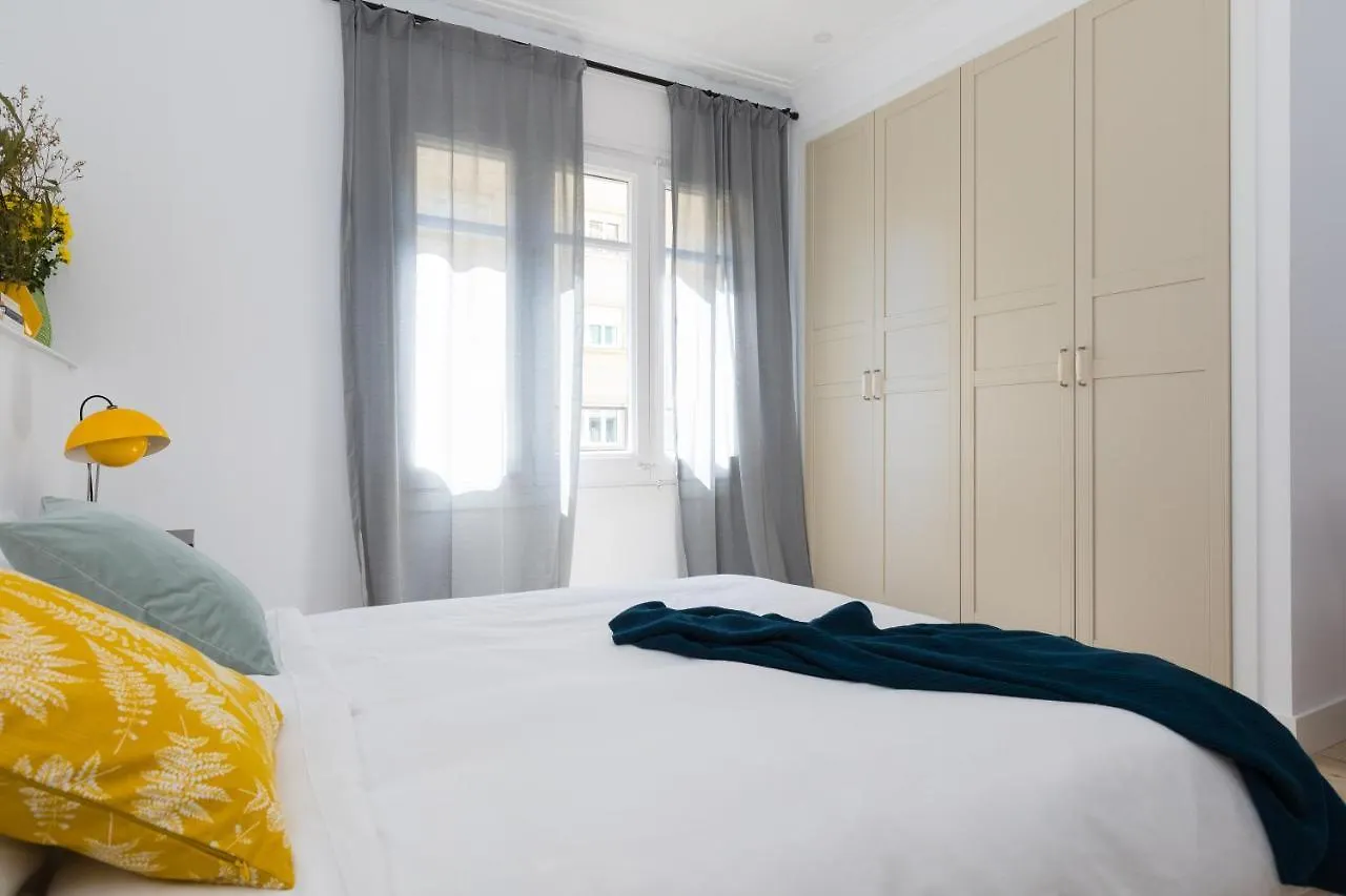 アパート バルセロナCasa Cosi - Eixample 3アパートメント